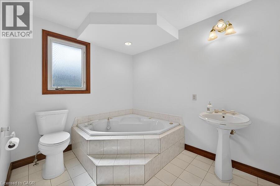 21 East 34th Street, Hamilton, Ontario  L8V 3W2 - Photo 22 - 40815619