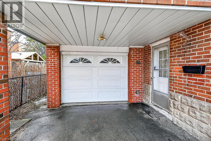 21 East 34th Street, Hamilton, Ontario  L8V 3W2 - Photo 4 - 40815619