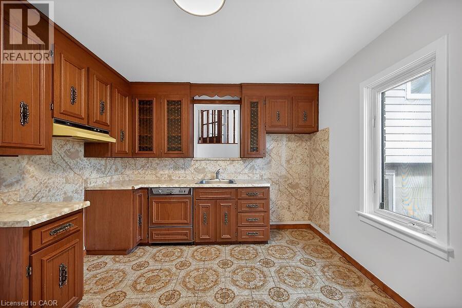 21 East 34th Street, Hamilton, Ontario  L8V 3W2 - Photo 9 - 40815619