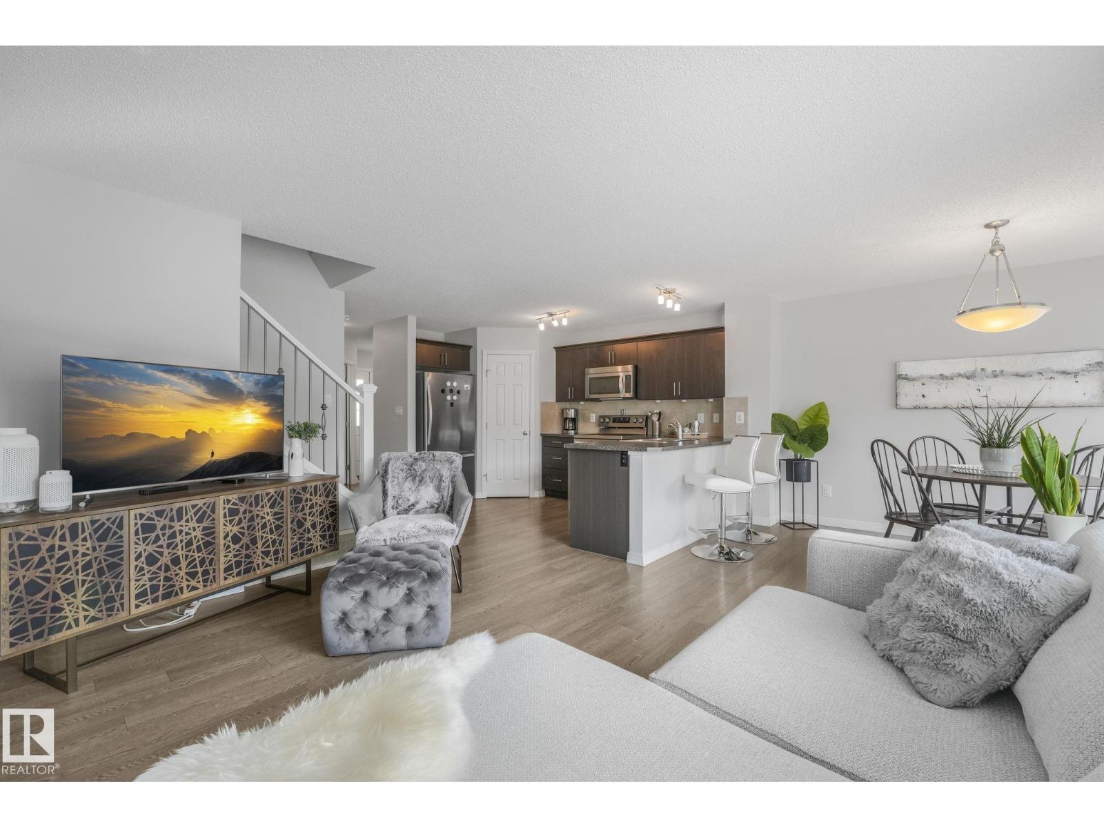 1126 176 St Sw, Edmonton, Alberta  T6W 2B7 - Photo 2 - E4478885