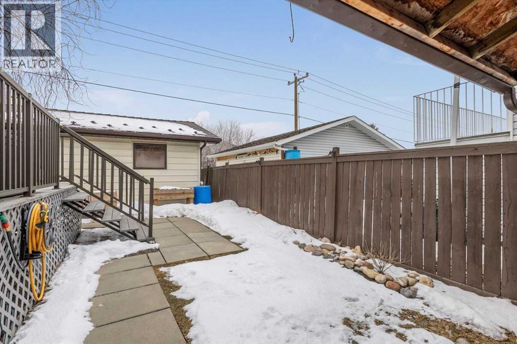 1399 Berkley Drive Nw, Calgary, Alberta  T3K 1T5 - Photo 33 - A2284801