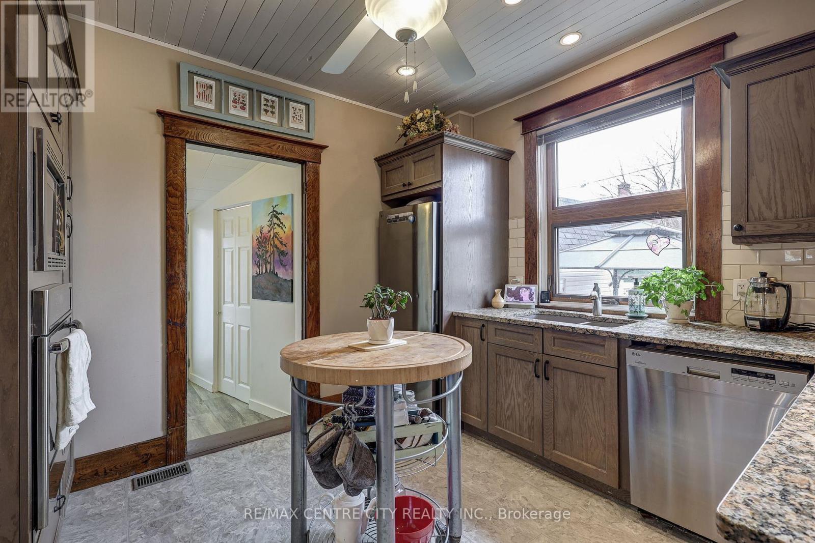 36 Wilson Avenue, St. Thomas, Ontario  N5R 3P8 - Photo 17 - X12929120