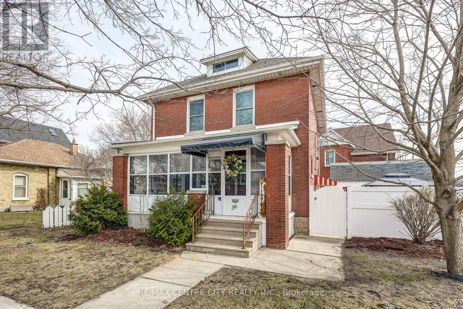 36 Wilson Avenue, St. Thomas, Ontario  N5R 3P8 - Photo 2 - X12929120