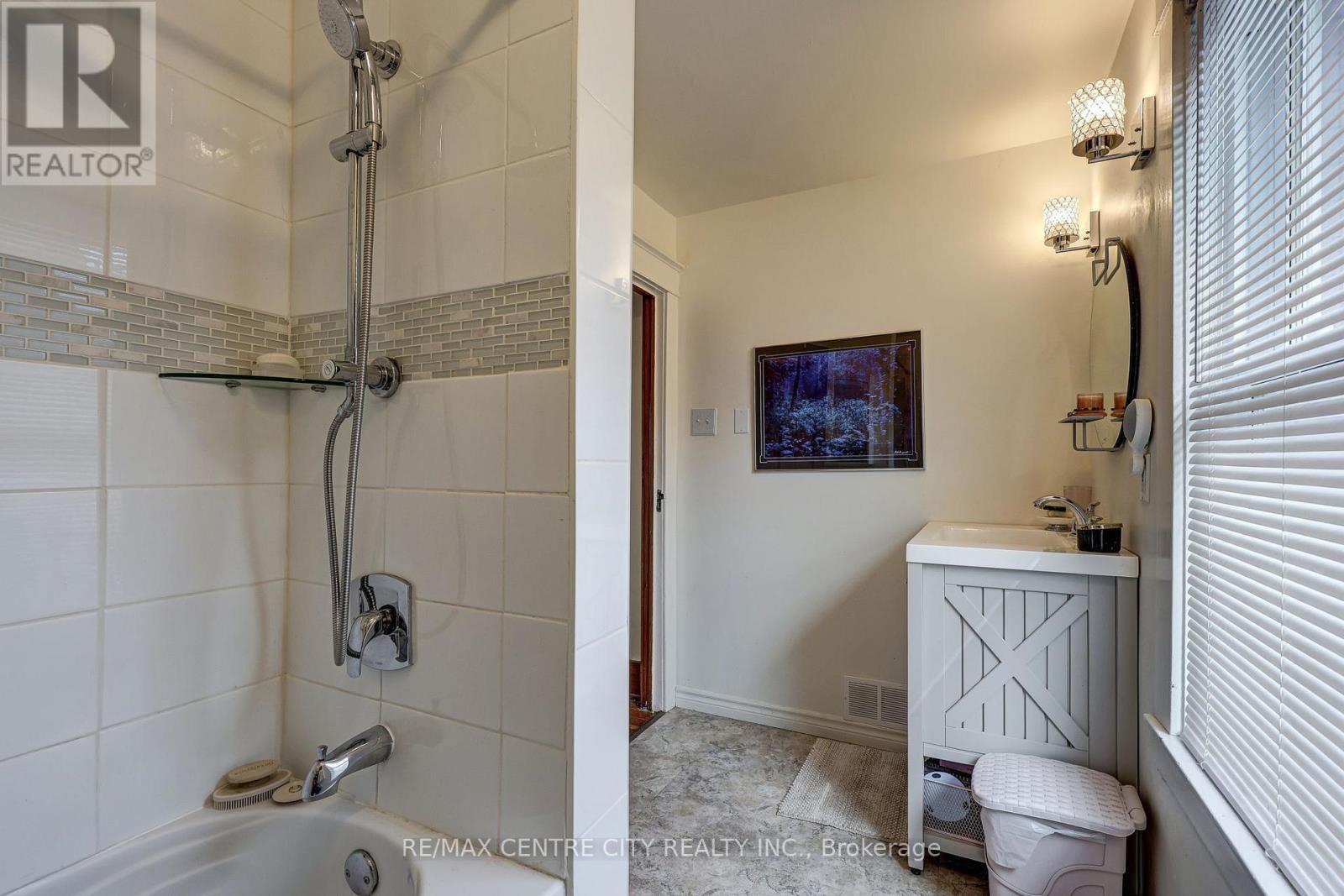 36 Wilson Avenue, St. Thomas, Ontario  N5R 3P8 - Photo 34 - X12929120