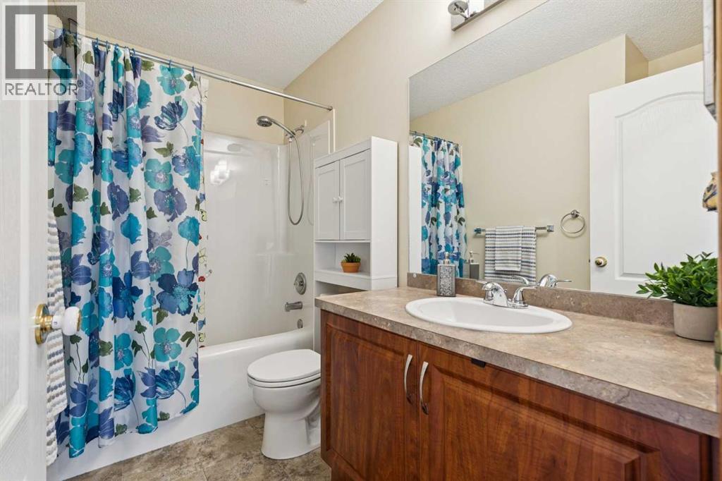 37 Somervale Close Sw, Calgary, Alberta  T2Y 3L4 - Photo 17 - A2293910