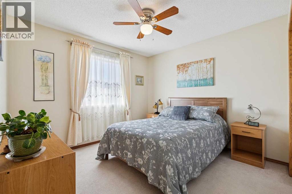 37 Somervale Close Sw, Calgary, Alberta  T2Y 3L4 - Photo 16 - A2293910