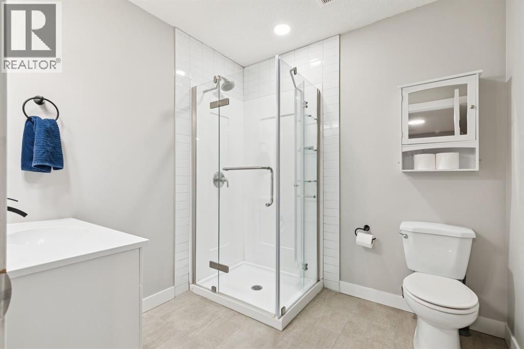 30 Mount Rae Terrace, Okotoks, Alberta  T1S 0M6 - Photo 37 - A2295349