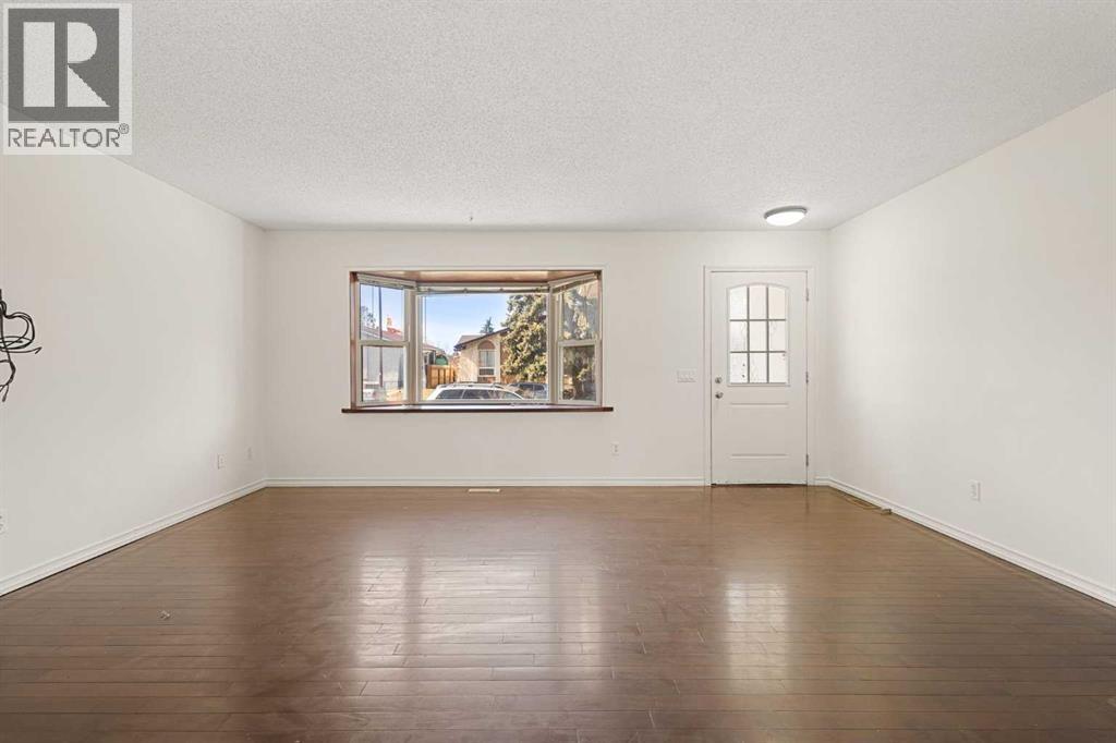 268 Madeira Place Ne, Calgary, Alberta  T2A 5T1 - Photo 4 - A2295798