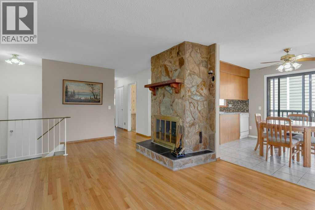 3046 28a Street Se, Calgary, Alberta  T2B 0S2 - Photo 5 - A2296642