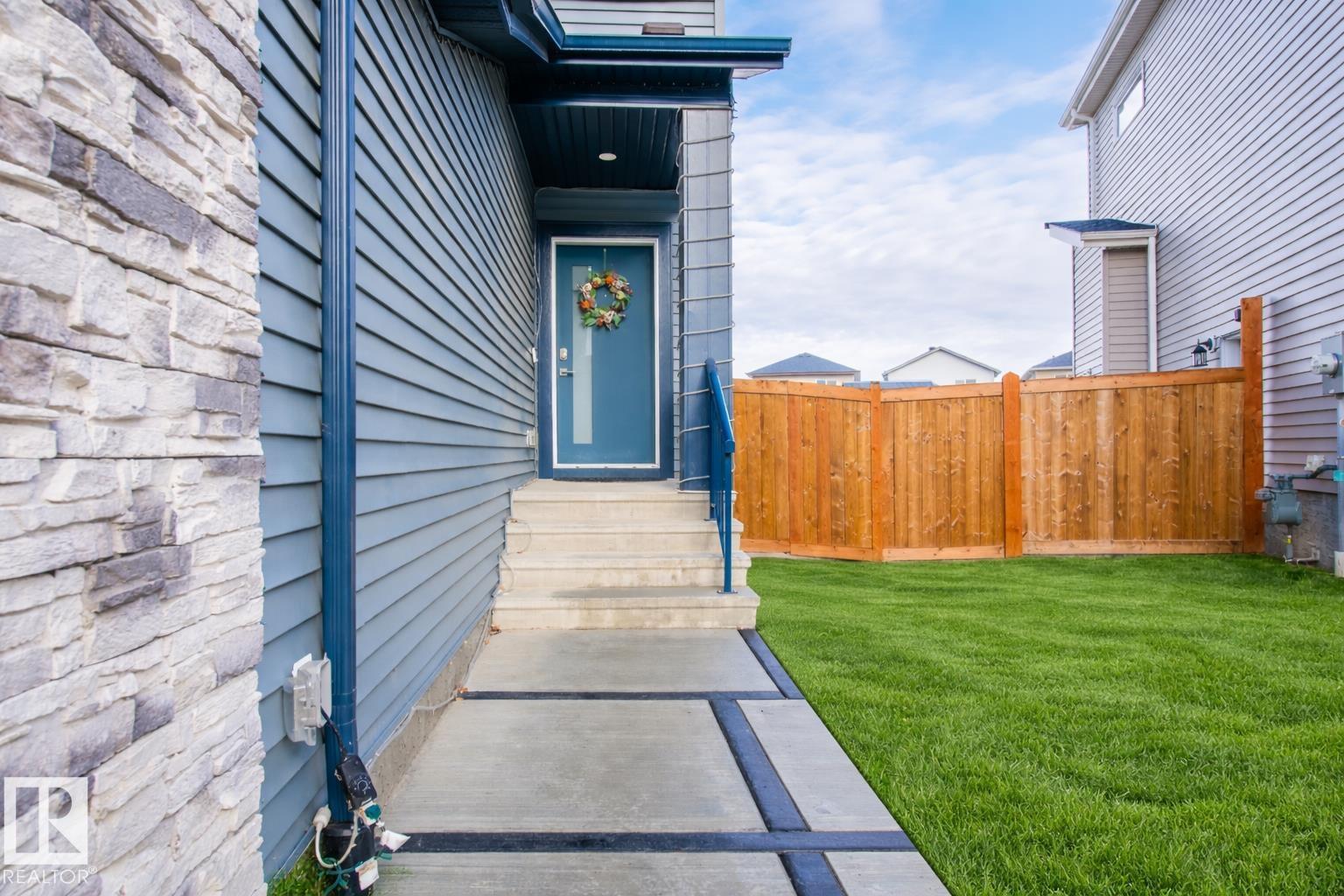 1035 Berg Pl, Leduc, Alberta  T9E 1M4 - Photo 3 - E4479280