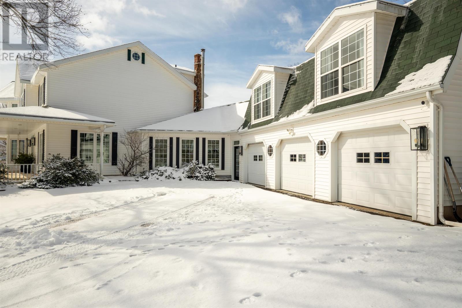 493 York Point Road, Cornwall, Prince Edward Island  C0A 1H4 - Photo 4 - 202605631