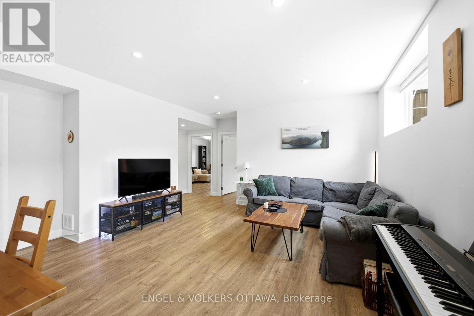 B - 112 Carss Street, Mississippi Mills, Ontario  K0A 1A0 - Photo 13 - X12929172