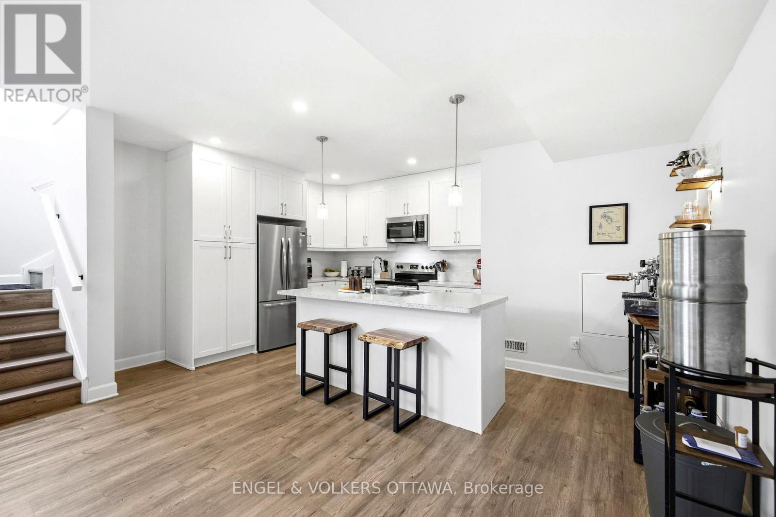 B - 112 Carss Street, Mississippi Mills, Ontario  K0A 1A0 - Photo 5 - X12929172