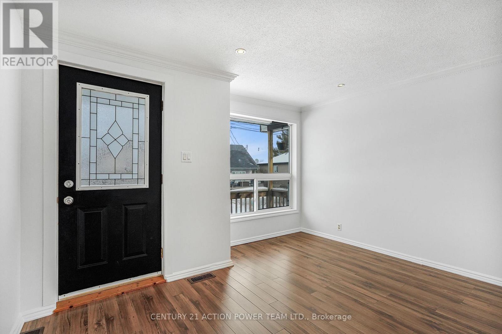 983 Chapman Street, Clarence-Rockland, Ontario  K4K 1E6 - Photo 4 - X12929174