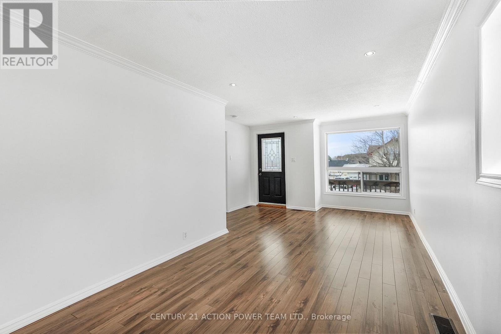 983 Chapman Street, Clarence-Rockland, Ontario  K4K 1E6 - Photo 7 - X12929174