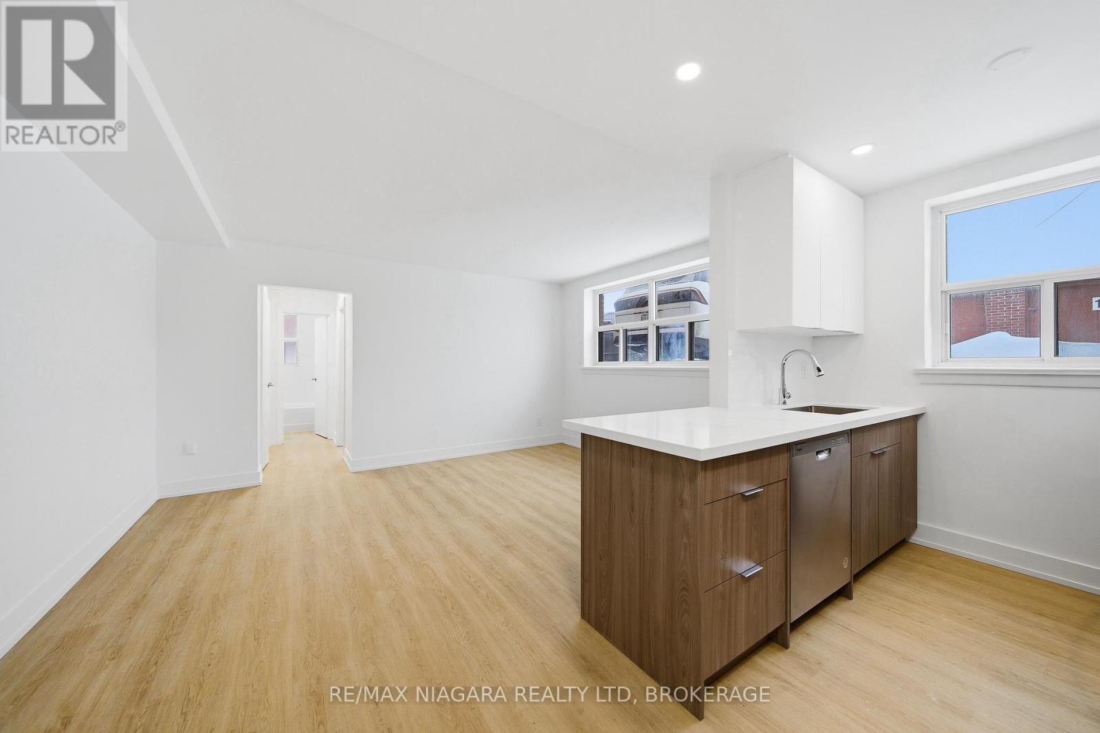 Unit B - 993 O'connor Drive, Toronto, Ontario  M4B 2T1 - Photo 2 - E12929188