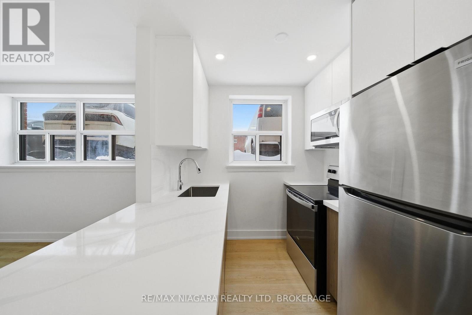 Unit B - 993 O'connor Drive, Toronto, Ontario  M4B 2T1 - Photo 4 - E12929188