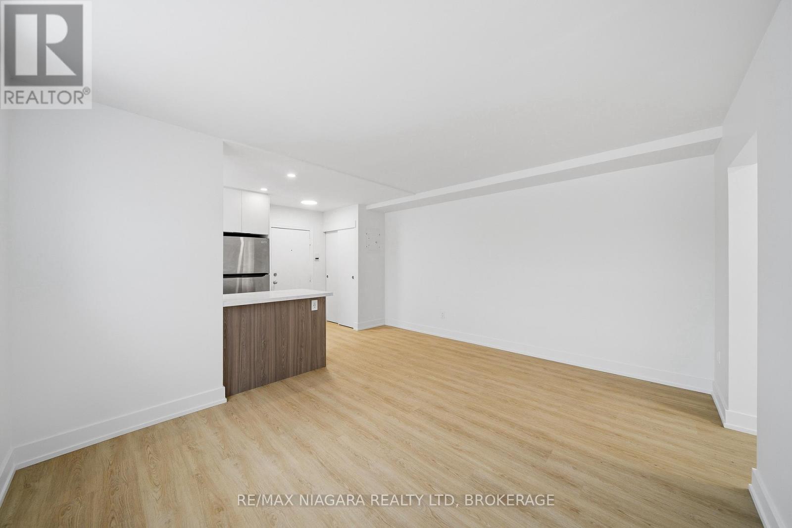 Unit B - 993 O'connor Drive, Toronto, Ontario  M4B 2T1 - Photo 6 - E12929188
