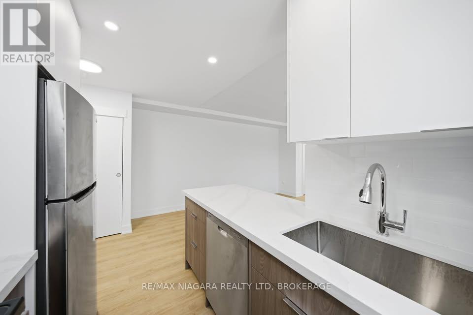 Unit A - 993 O'connor Drive, Toronto, Ontario  M4B 2T1 - Photo 6 - E12929196
