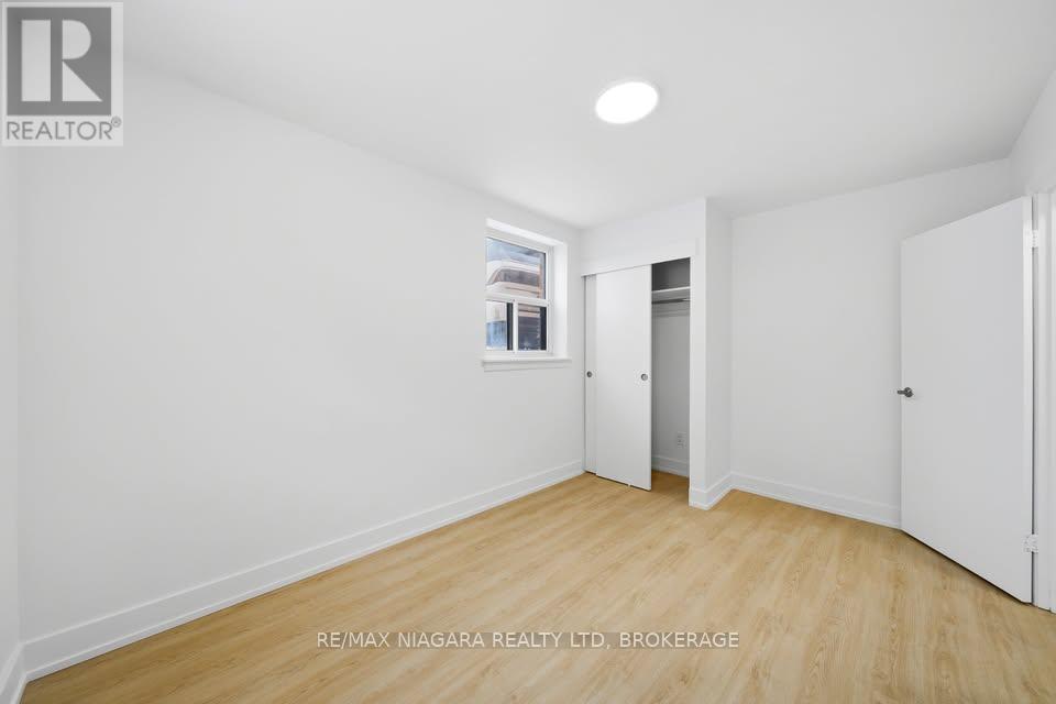 Unit A - 993 O'connor Drive, Toronto, Ontario  M4B 2T1 - Photo 9 - E12929196