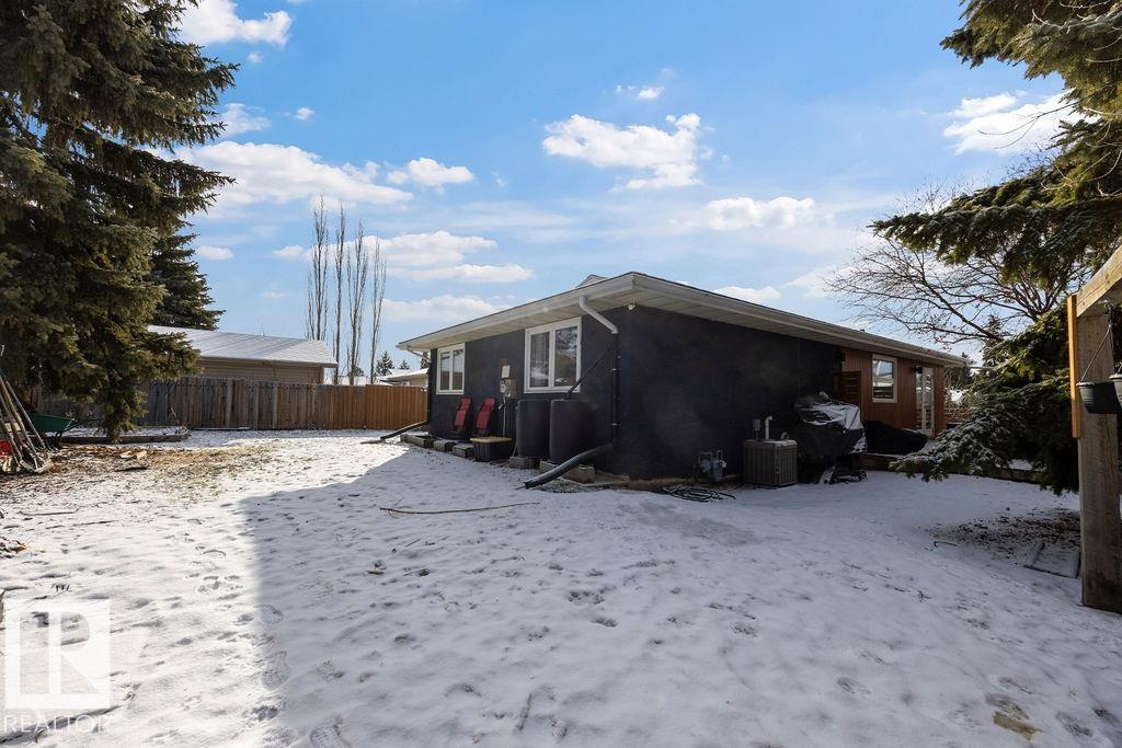 8816 25a Av Nw, Edmonton, Alberta  T6K 2W7 - Photo 41 - E4479294