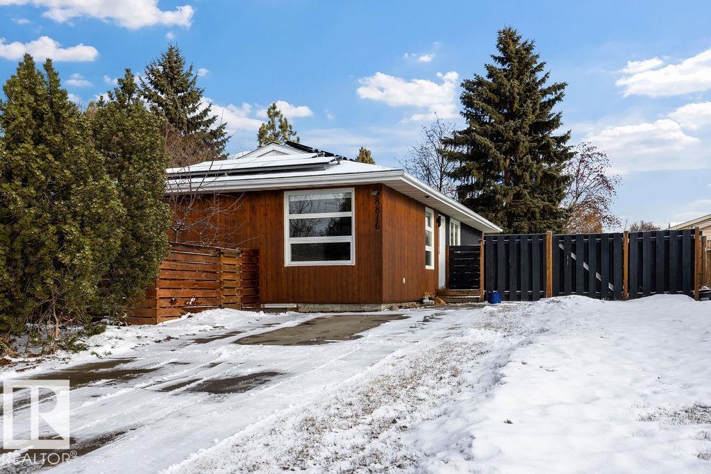 8816 25a Av Nw, Edmonton, Alberta  T6K 2W7 - Photo 4 - E4479294