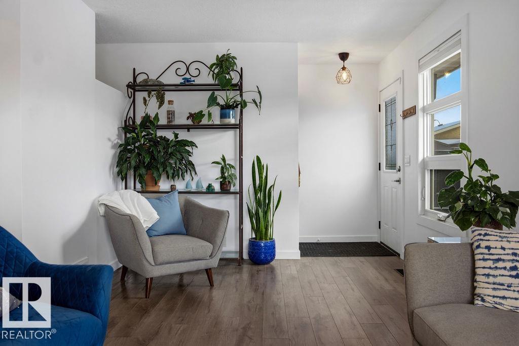 8816 25a Av Nw, Edmonton, Alberta  T6K 2W7 - Photo 8 - E4479294