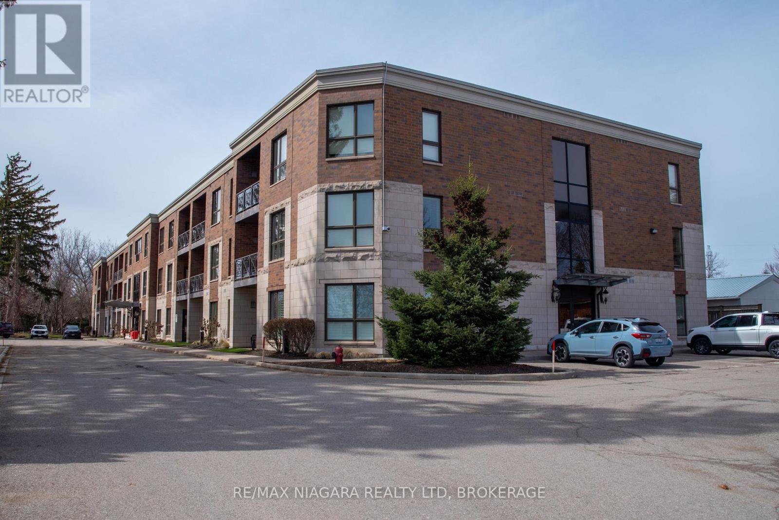 306 - 2799 St. Paul Avenue, Niagara Falls, Ontario  L2J 2L3 - Photo 2 - X12929130