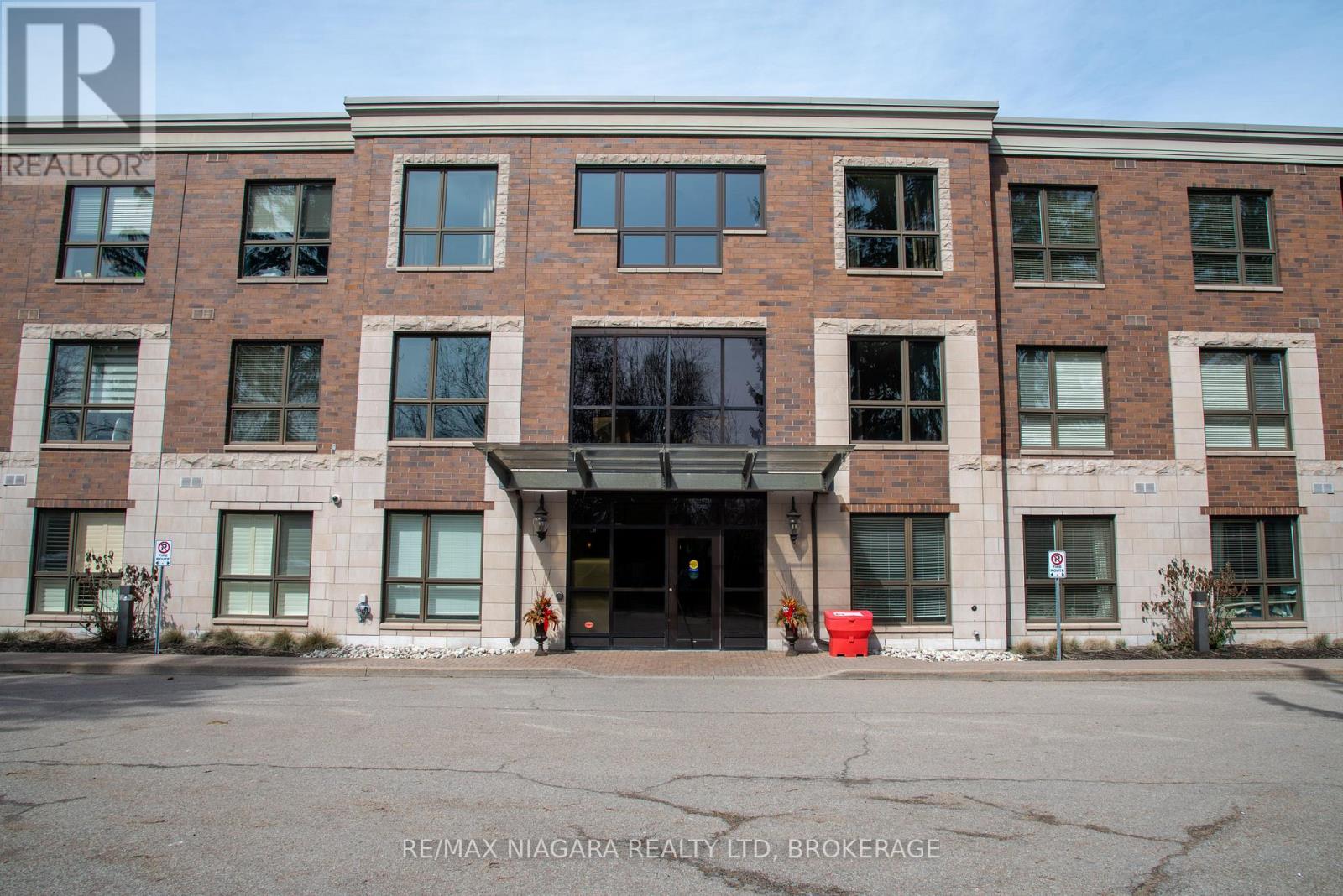 306 - 2799 St. Paul Avenue, Niagara Falls, Ontario  L2J 2L3 - Photo 3 - X12929130