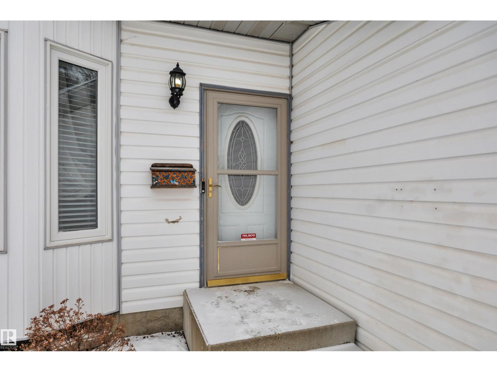 1003 49 St Nw, Edmonton, Alberta  T6L 4C8 - Photo 3 - E4479315