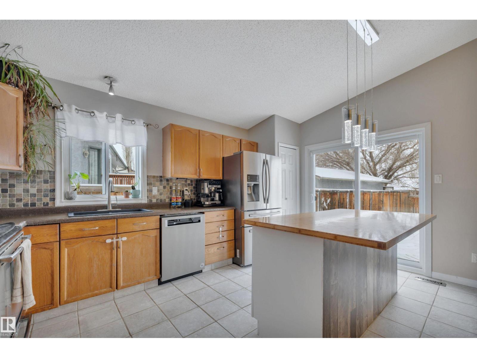 1003 49 St Nw, Edmonton, Alberta  T6L 4C8 - Photo 9 - E4479315