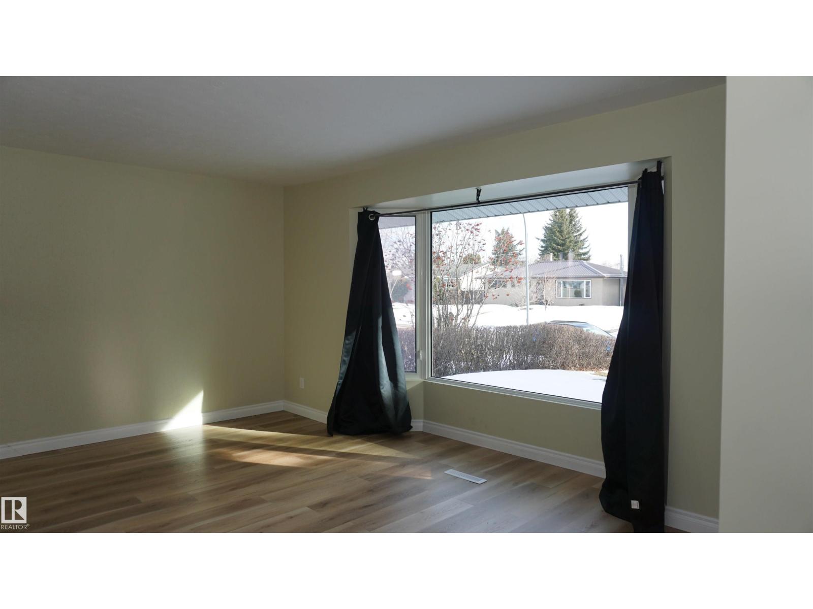12924 135a Av Nw, Edmonton, Alberta  T5L 3Z7 - Photo 5 - E4479316