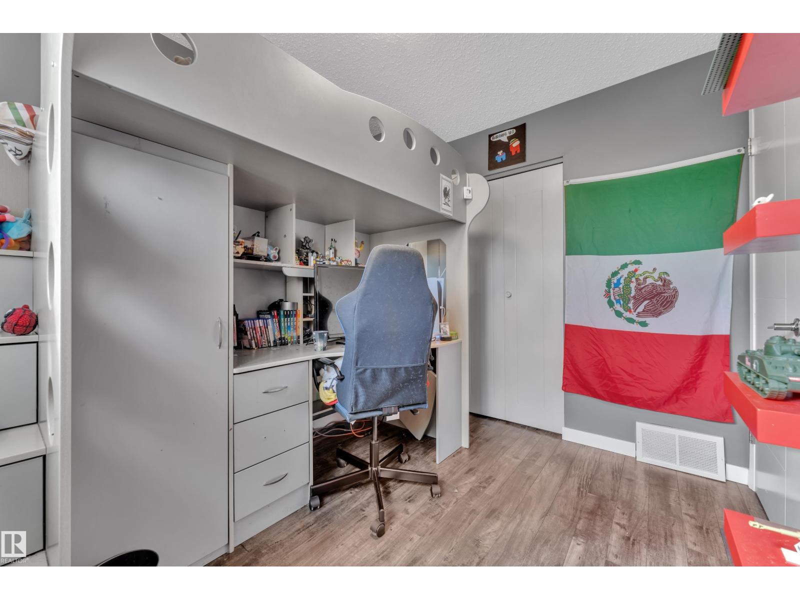 1009 Millbourne Road East Nw Nw, Edmonton, Alberta  T6K 0T2 - Photo 12 - E4479314