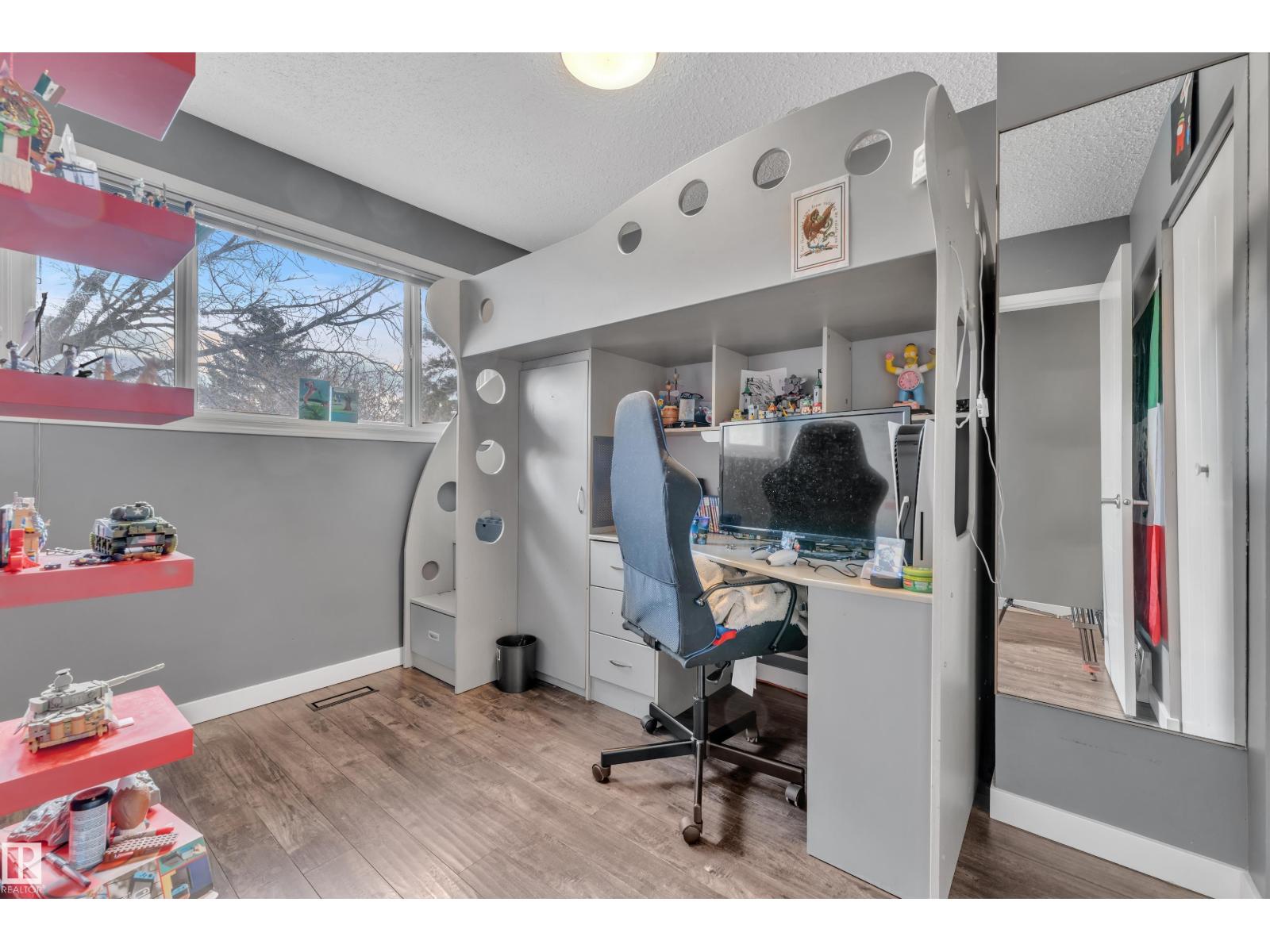 1009 Millbourne Road East Nw Nw, Edmonton, Alberta  T6K 0T2 - Photo 11 - E4479314