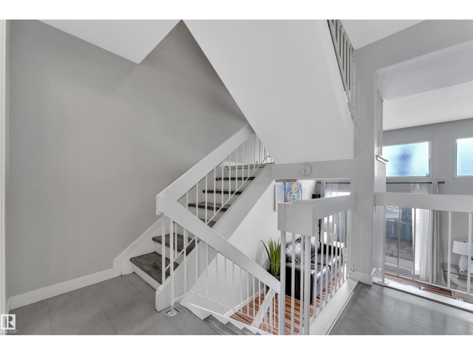 1009 Millbourne Road East Nw Nw, Edmonton, Alberta  T6K 0T2 - Photo 9 - E4479314