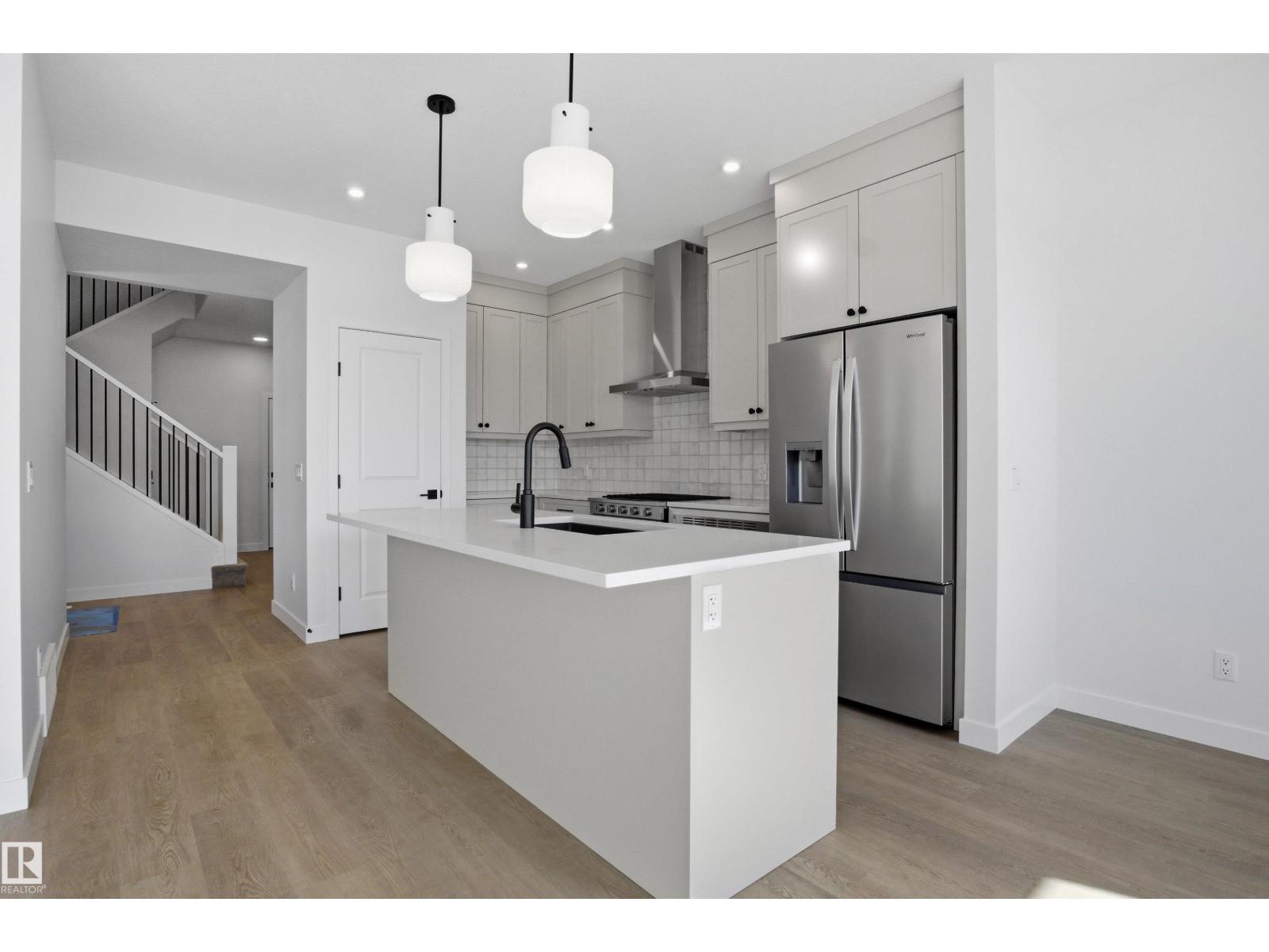 1126 Cristall Cr Sw, Edmonton, Alberta  T6W 5S9 - Photo 2 - E4479313