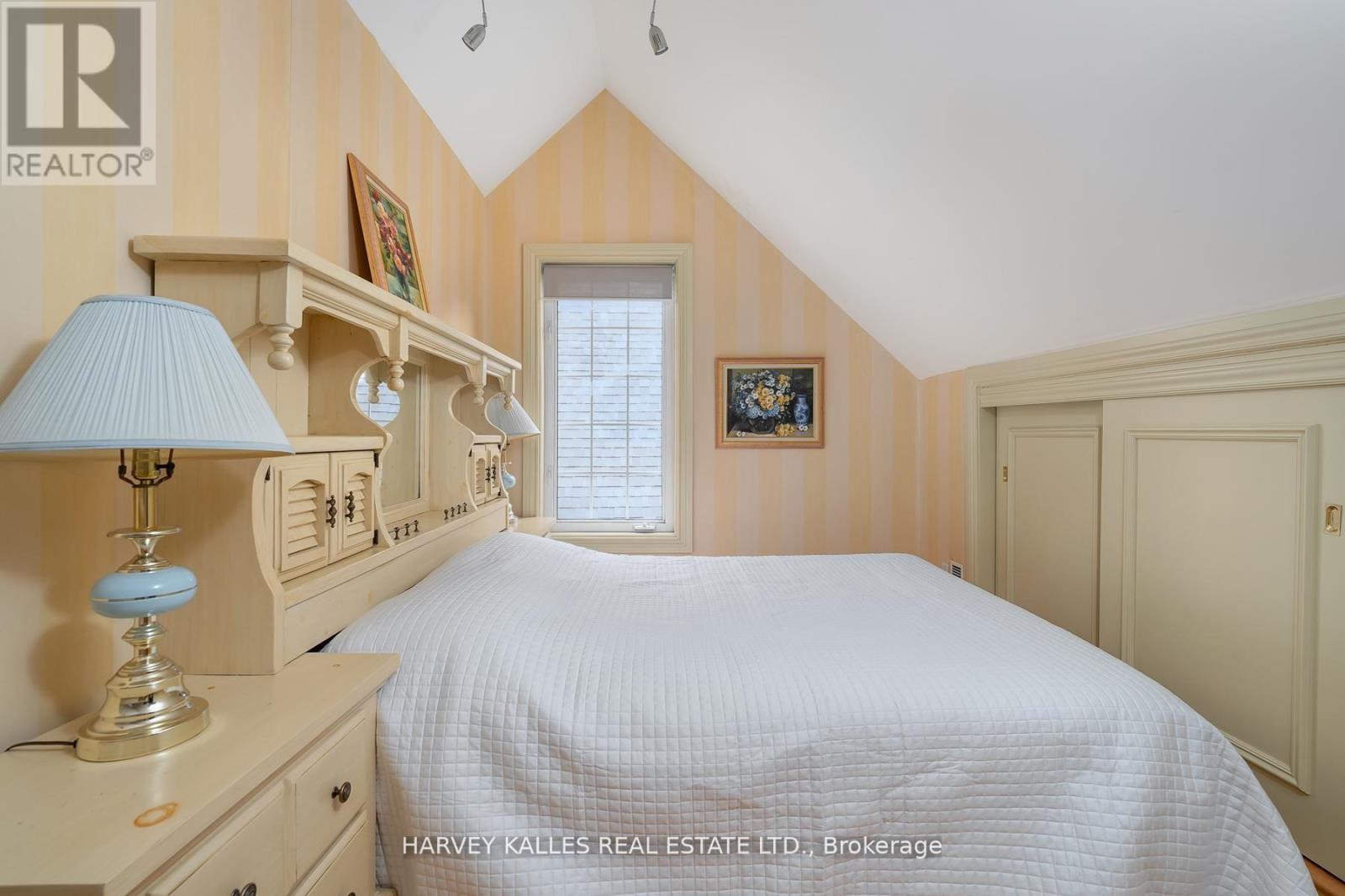 7 Ridgewood Road, Toronto (Forest Hill South), Ontario  M5P 1T4 - Photo 19 - C12929074