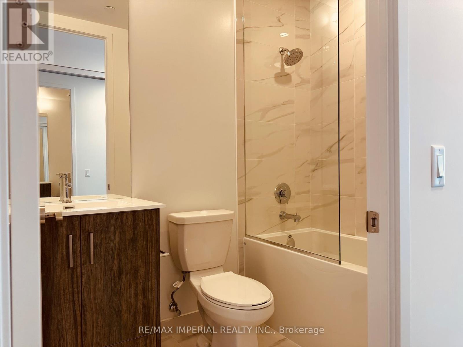 2506 - 180 Front Street E, Toronto (Moss Park), Ontario  M5A 0A9 - Photo 6 - C12929090