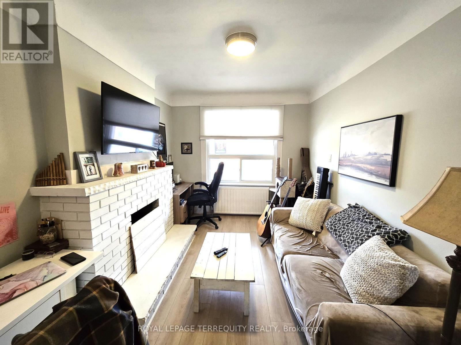 #2 - 1037 Bathurst Street, Toronto (Annex), Ontario  M5R 3G8 - Photo 2 - C12929126