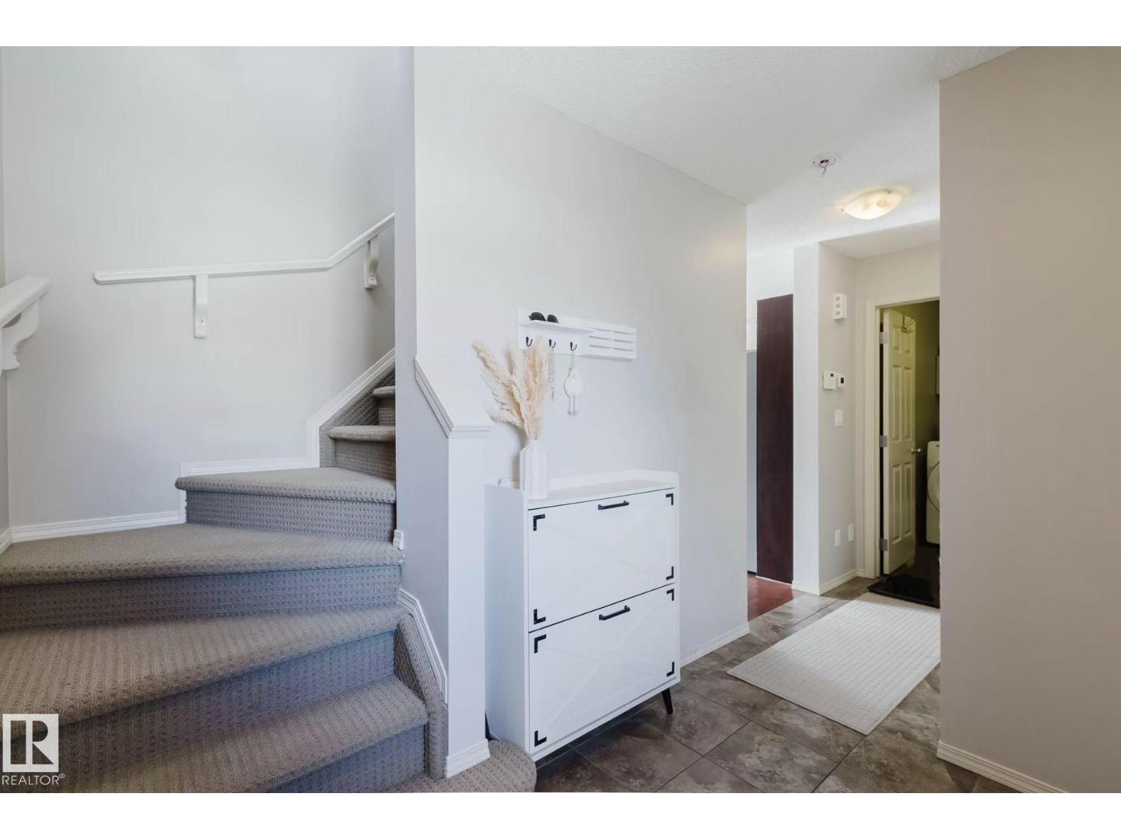 2349 Lemieux Pl Nw, Edmonton, Alberta  T6R 0C3 - Photo 2 - E4479349