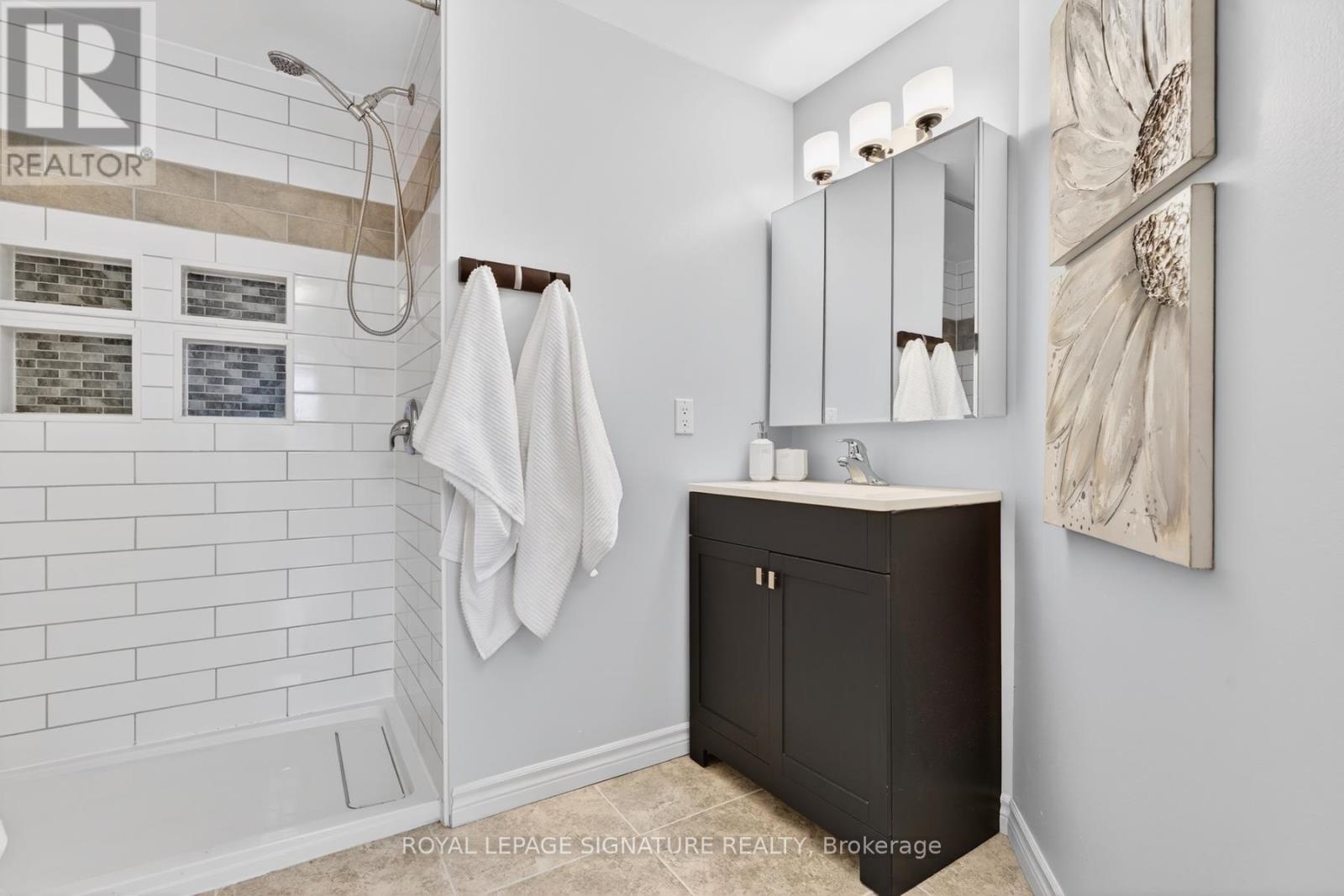 118 Bassett Boulevard, Whitby, Ontario  L1N 8X5 - Photo 19 - E12929108