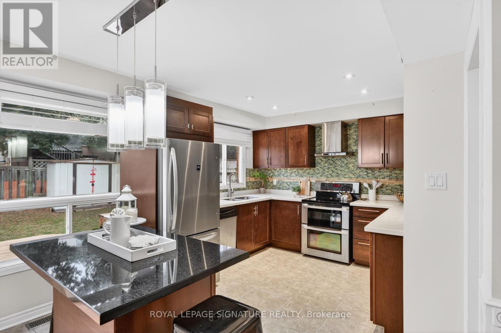 118 Bassett Boulevard, Whitby, Ontario  L1N 8X5 - Photo 8 - E12929108