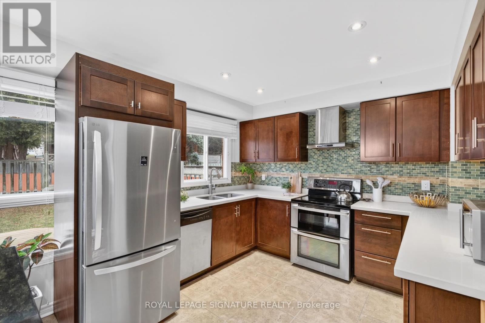 118 Bassett Boulevard, Whitby, Ontario  L1N 8X5 - Photo 9 - E12929108