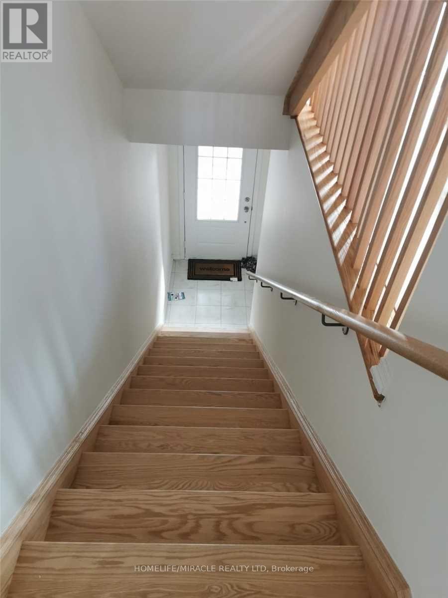 2565 Mojave Path, Oshawa, Ontario  L1L 0P9 - Photo 3 - E12929210