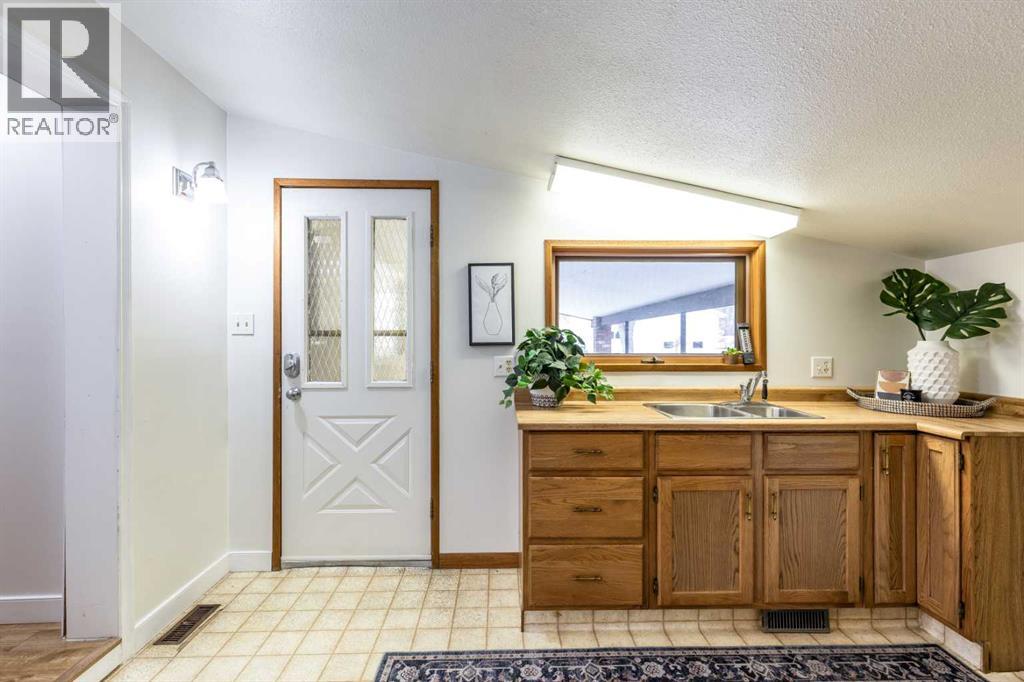 370 1 Street Nw, Medicine Hat, Alberta  T1A 6H4 - Photo 29 - A2293291