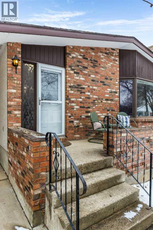 370 1 Street Nw, Medicine Hat, Alberta  T1A 6H4 - Photo 2 - A2293291