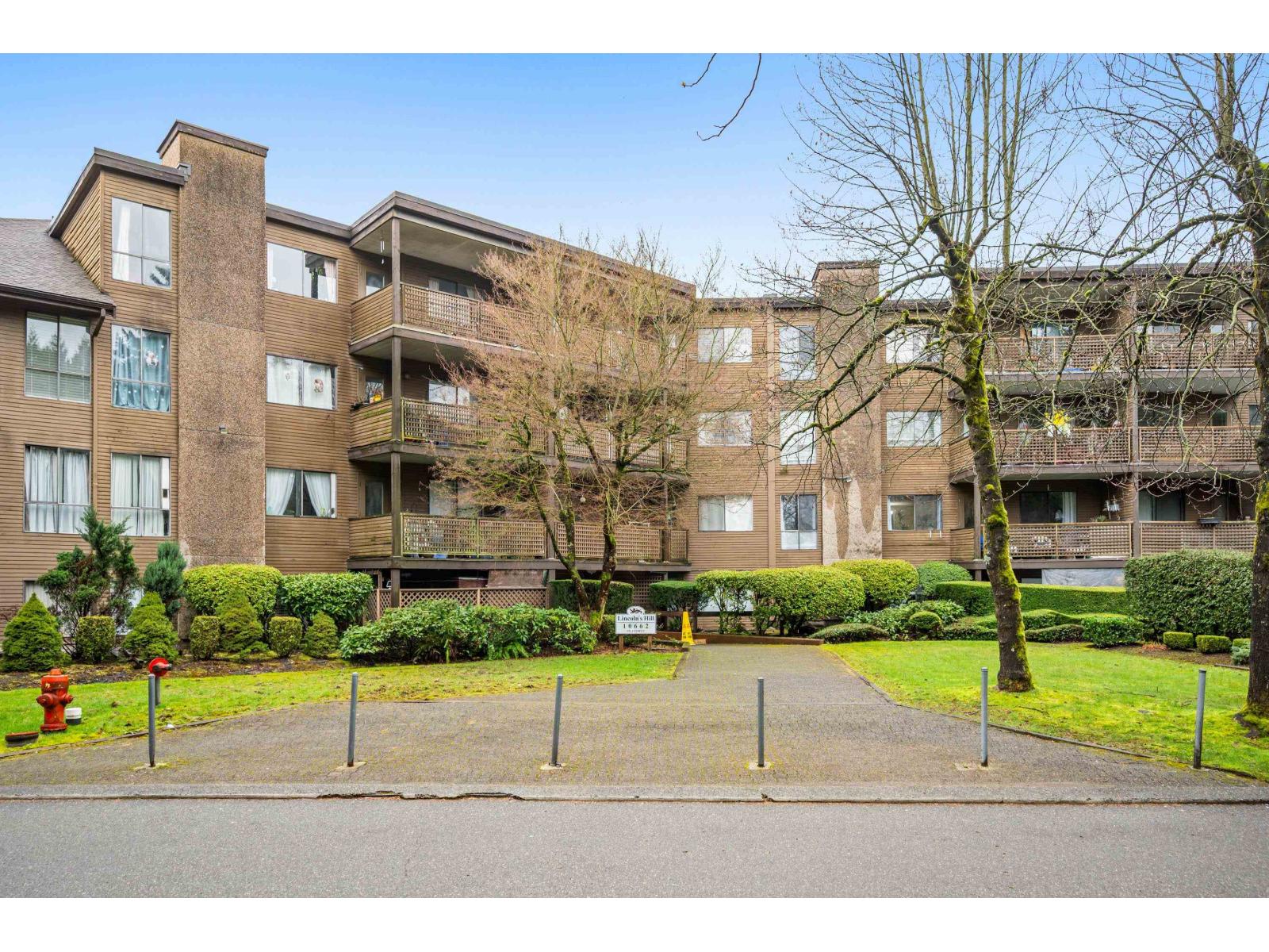 302 10662 151a Street, Surrey, British Columbia  V3R 8T3 - Photo 3 - R3103490