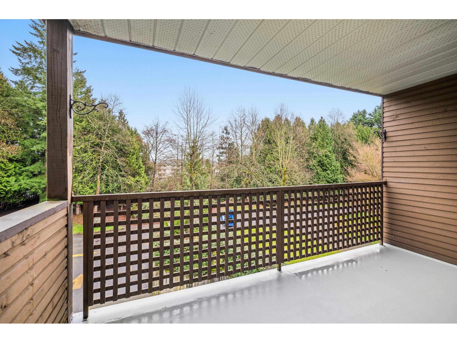 302 10662 151a Street, Surrey, British Columbia  V3R 8T3 - Photo 11 - R3103490