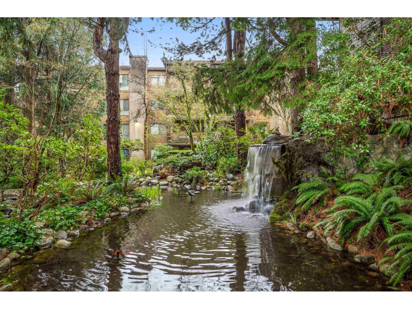 302 10662 151a Street, Surrey, British Columbia  V3R 8T3 - Photo 1 - R3103490