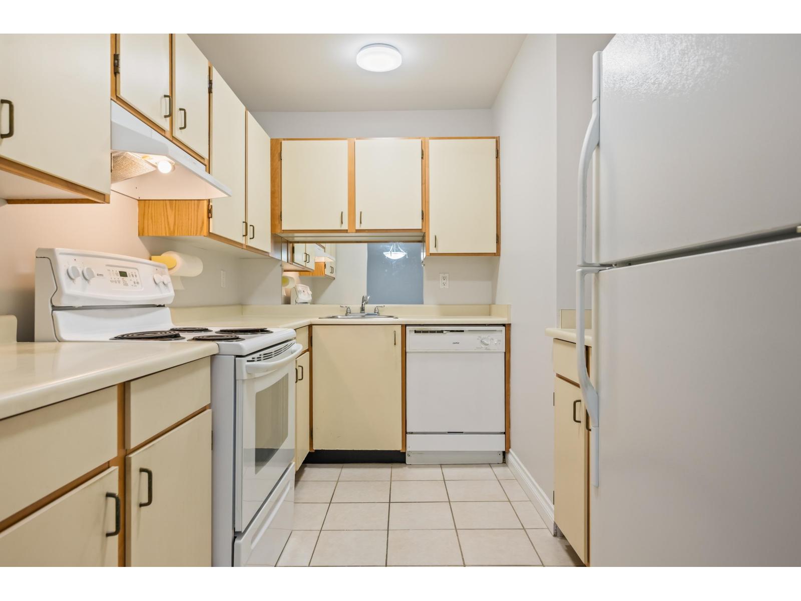 302 10662 151a Street, Surrey, British Columbia  V3R 8T3 - Photo 19 - R3103490